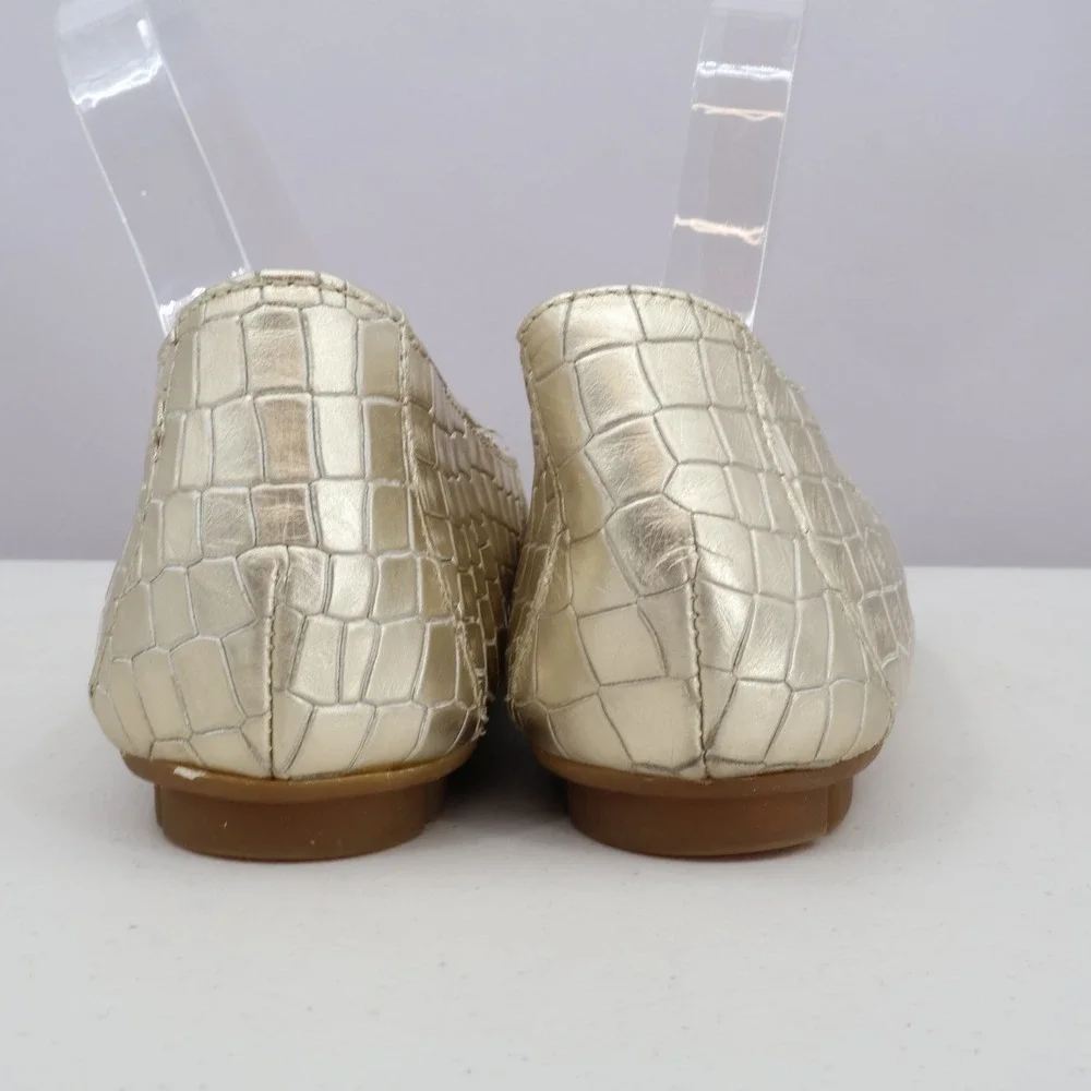 Born Metallic Ballet Flats Women 9 Gold Loafer Crocodile Embossed Leather D74610